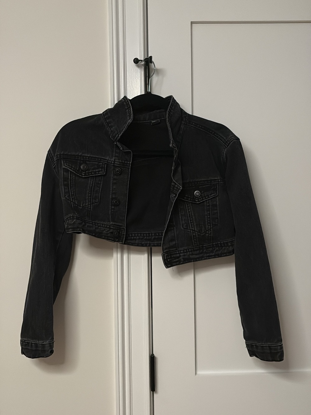 SHEIN Black Cropped Jean Jacket